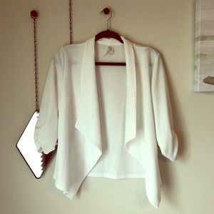 White 3/4 sleeve open front blazer